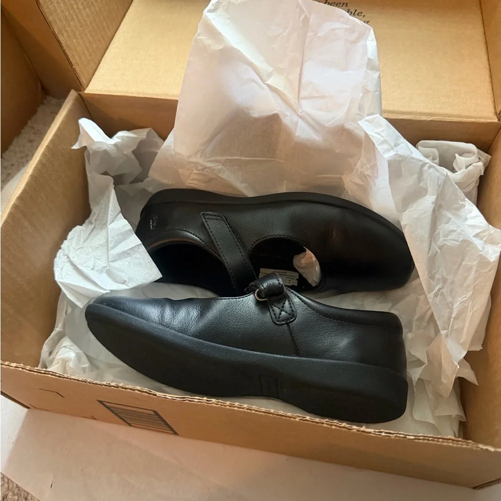 Hush Puppies Kids Black Mary Jane Velcro Strap School Shoes
